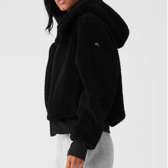 alo Foxy Sherpa Jacket in black size small - Picture 11 of 12